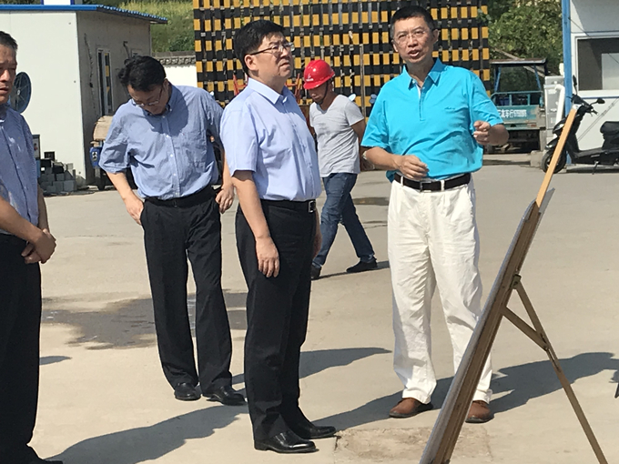 黃山市委書記任澤鋒前來(lái)龍駿家園項(xiàng)目指導(dǎo)工作并慰問(wèn)現(xiàn)場(chǎng)員工 黃山市委書記任澤鋒前來(lái)龍駿家園項(xiàng)目指導(dǎo)工作并慰問(wèn)現(xiàn)場(chǎng)員工